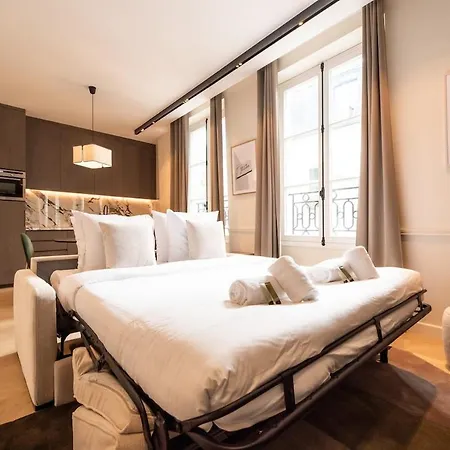 Relax In A Charming Flat In Le Marais Apartment