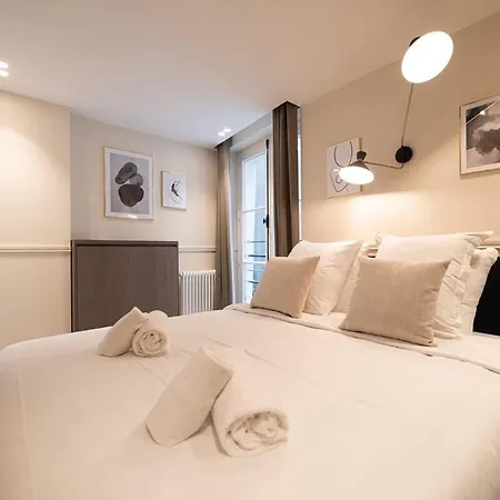 Relax In A Charming Flat In Le Marais Apartment Paris